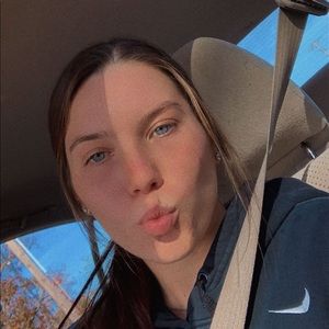 Meet your Posher, Kaitlyn